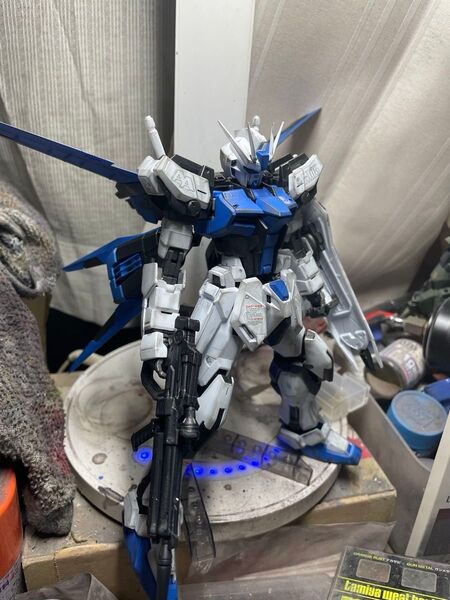 MG エールストライクガンダム 塗装済み完成品
