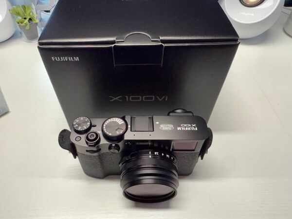 FUJIFILM デジタルカメラ X100Ⅵ(ブラック)