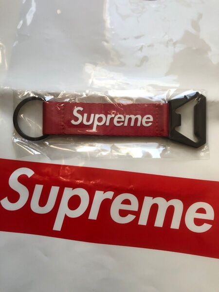 Supreme キーホルダー 赤