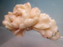 ☆アンティーク・K12 本珊瑚 牡丹の花彫刻の帯留め 29,75g_画像3