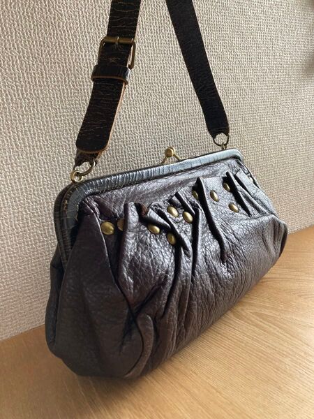 【正規品】Miu Miu ミュウミュウ がま口 ショルダーバッグ レザー 茶