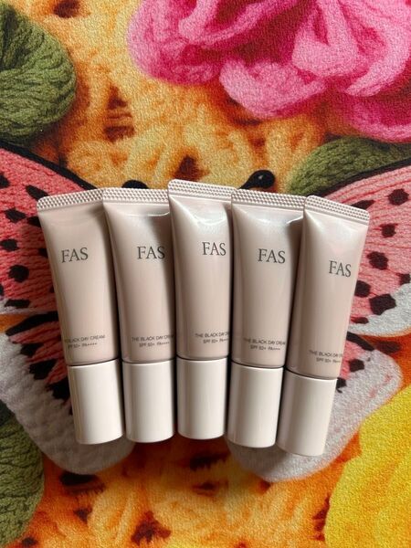 FAS ザ ブラックデイクリーム 日やけ止め 8g ミニサイズ