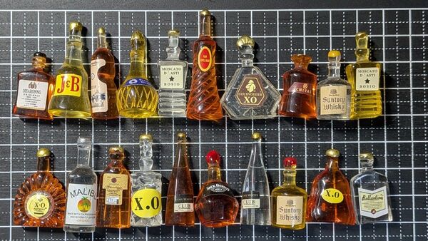 ハンドメイド ミニチュア 酒 ウイスキー ブランデー リキュール ボトル デコパーツ ドールハウス 玩具 おもちゃ 20個 ②