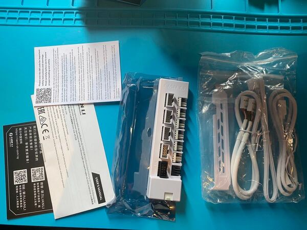 LIANLI USBハブ EDGE HUB WT USB 2.0ヘッダー4個/PWMヘッダー6個内臓 LL-EDGE HUB WT