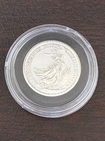 2025年 イギリス ブリタニア銀貨 1/10オンス 1枚コインカプセルとガスケット付き