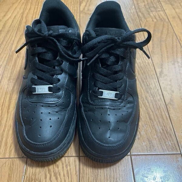 NIKE スニーカー エアフォース1 黒 箱付き 24.5