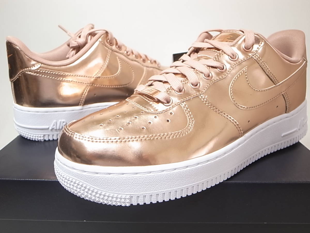 NIKE W AIR FORCE 1 SP METALLIC GOLD/CLUB GOLD-WHITEメタリック