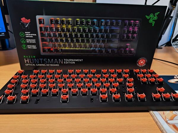 Razer Huntsman Tournament Edition リニア(キーキャップ無し)