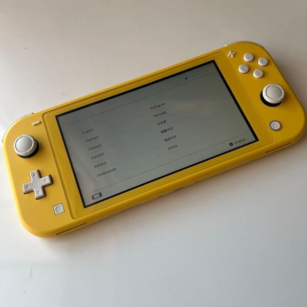 美品 Nintendo Switch Lite ニンテンドースイッチライト イエロー 動作確認済み 本体のみ