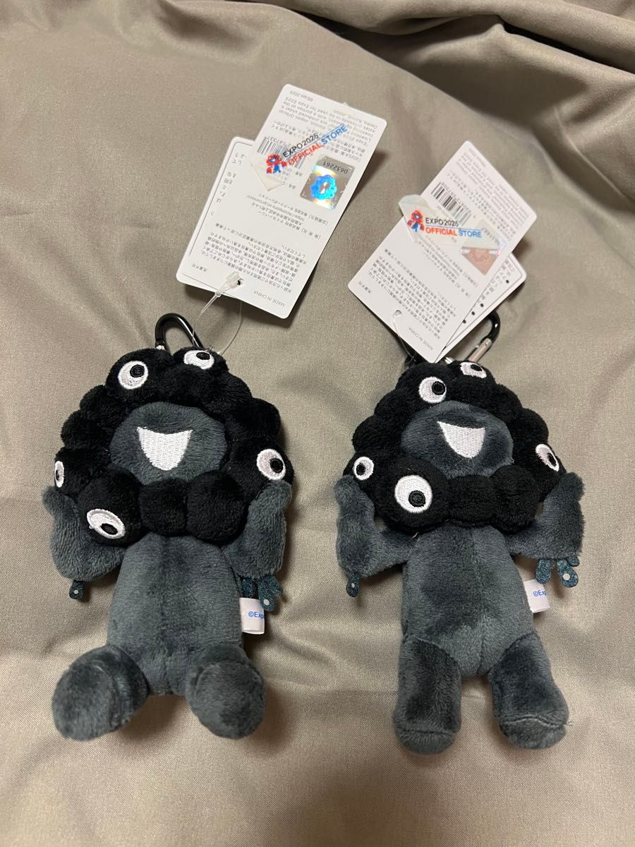 ミャクミャク カラビナ付きブラック 立ち&座り ミャクミャク 黒 カラビナ付きマスコット ブラック 座り 立ち 2