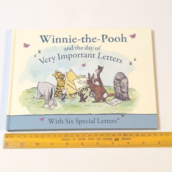 Winnie-the-Pooh and the day of Very Important Letters プーさん 手紙 洋書