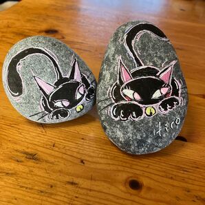 手描きの黒猫の石ころアート 2個セット