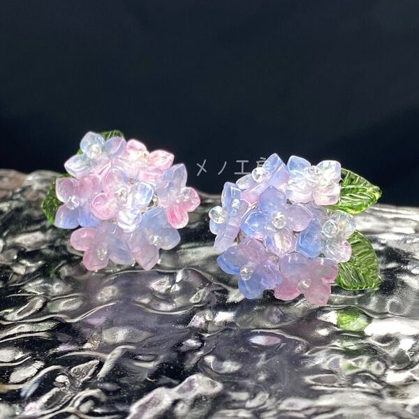 梅雨を美しく彩る紫陽花の和菓子風ピアス/イヤリング