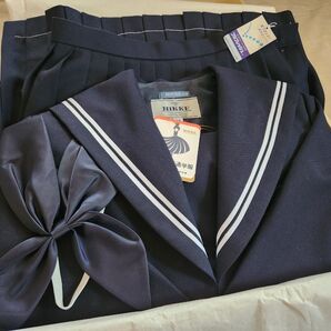 【新品・未使用】セーラー服冬上下(Mサイズ、W70×L63)、リボンスカーフ(紺色)、通学用女子制服