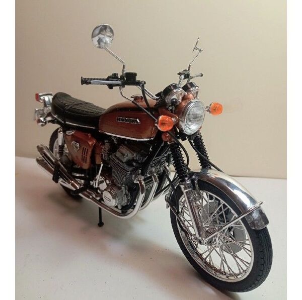 アオシマバイクプラモデル1/12完成品HONDA CB750 FOUR(K0)
