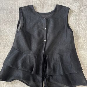 ノースリーブブラウス 黒 ペプラム ジレ