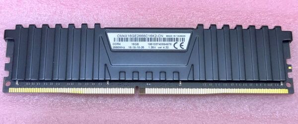 Corsair CM4X16GE2666C16K2-CN■PC4-21300/DDR4-2666 DDR4 UDIMM 16GB