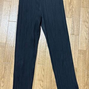 イッセイミヤケ isseymiyake 黒プリーツパンツ ブラックMサイズ 古着 中古