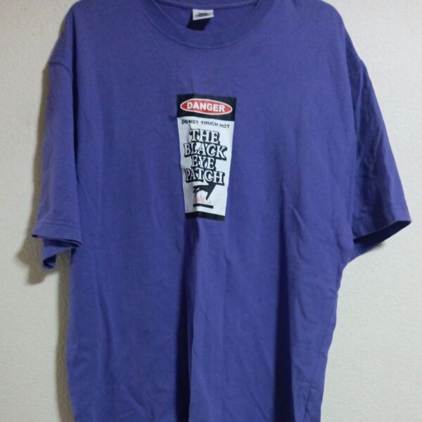 THE BLACK EYE PATCH Tシャツ パープル
