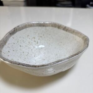 鉢 陶器 白地に斑点模様