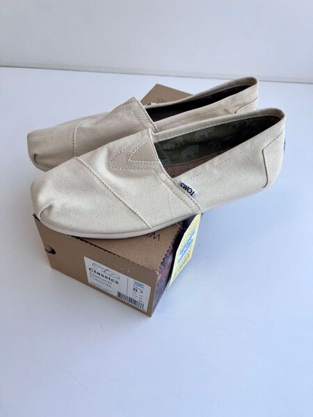 新品未使用 TOMS CLASSICS 8.5 26.5cm ナチュラル 靴 サンダル スリッポン