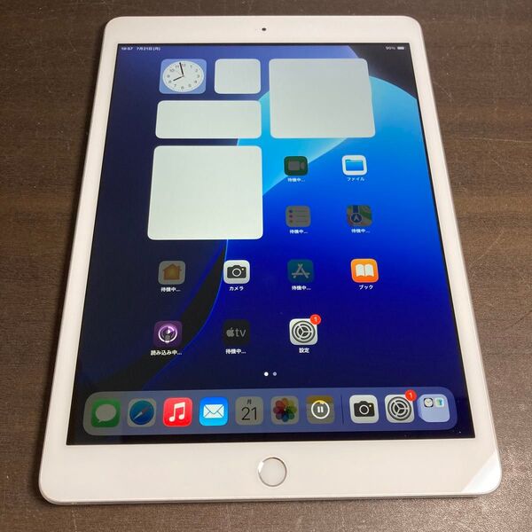 11960 iPad7世代 32GB シルバー Wi-Fiモデル 中古品 ※本体のみ