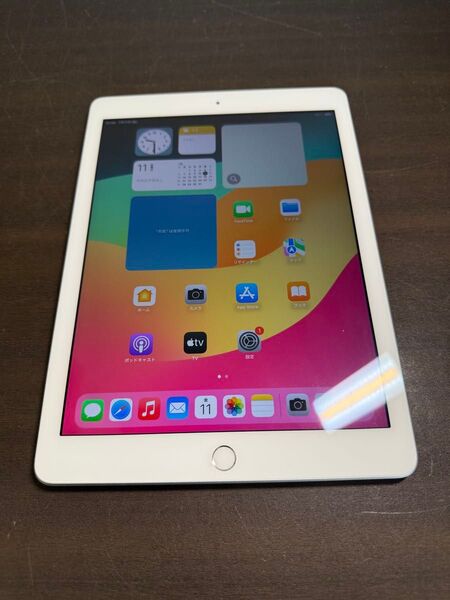 62150 iPad6世代 32GB シルバー Wi-Fiモデル 中古品