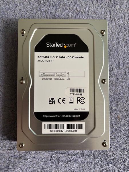StarTech.com 2.5" to 3.5" SATA HDDコンバーター