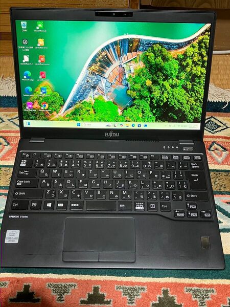 富士通ノートパソコン Win 11 i5-10310U 8GB SSD256GB