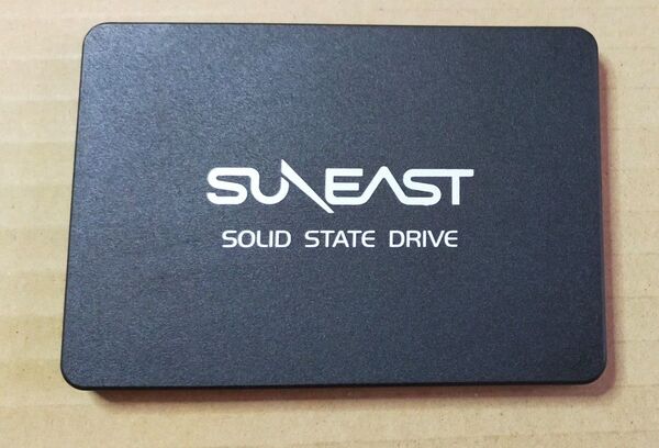 SUNEAST SSD SE800 320GB SATA接続 動作確認済みのほぼ傷無し使用時間短め美品中古