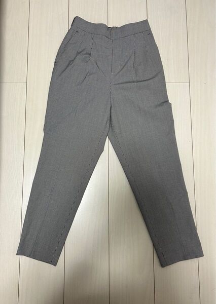 グローバルワーク ウツクシルエットテーパードパンツ Sサイズ