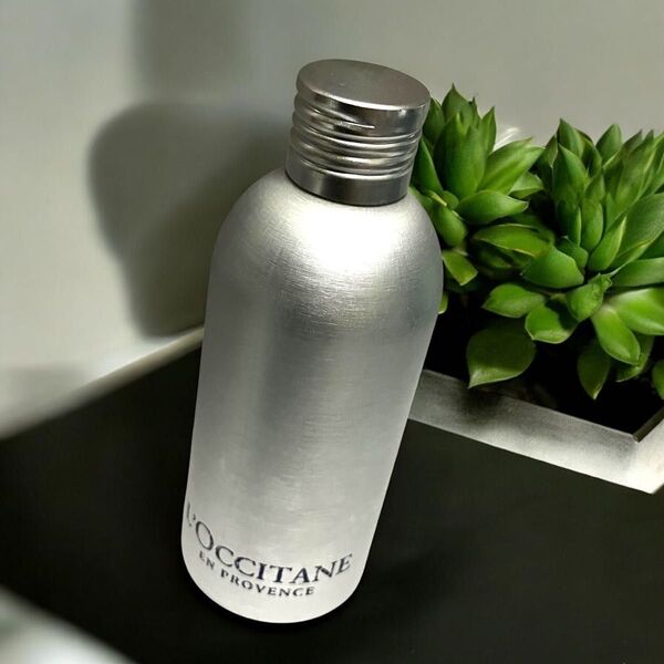 未使用 L’OCCITANE ボディ用マッサージオイル 150mL アニバーサリー シルバー アルミ オイル ロクシタン