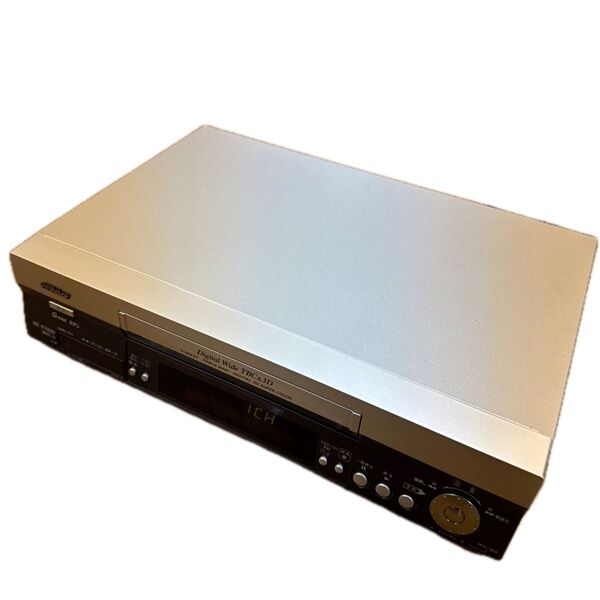 ビクター HR-VT600 5倍モードも搭載したBS内蔵S-VHSデッキ 通電確認済み