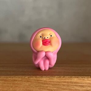 【新品未使用】 こびとづかん カクレモモジリ 自立 フィギュア マスコット