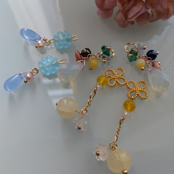 お花がモチーフのチェコビーズのチャーム ハンドメイドアクセサリーパーツ