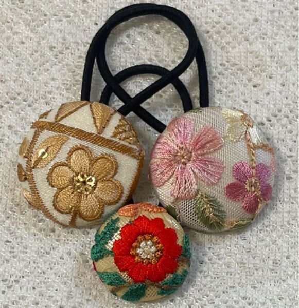 ハンドメイド インド刺繍リボン くるみボタン ヘアゴムセット ③