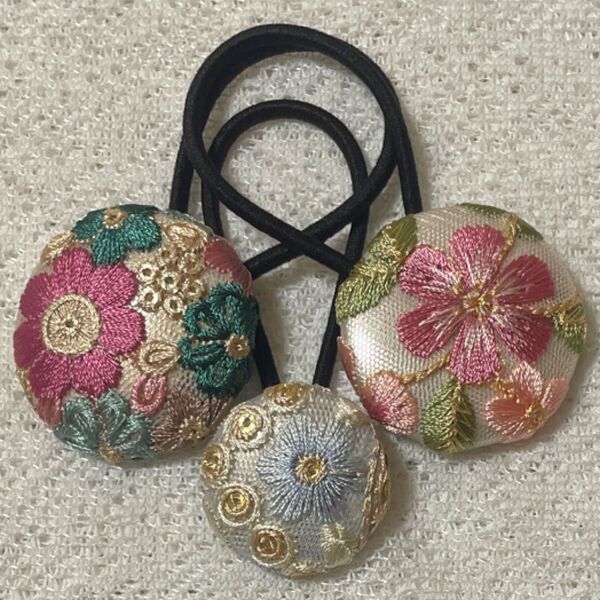 ハンドメイド インド刺繍リボン くるみボタン ヘアゴムセット ③