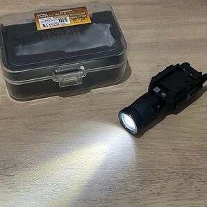 honeyBee WAREHOUSE SureFire X300V LEDライト ストロボ機能付 BK ブラック シュアファイア