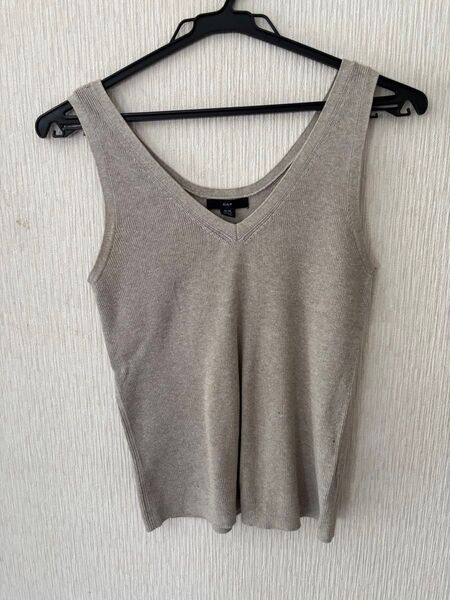 GAP Vネックノースリーブニット グレー