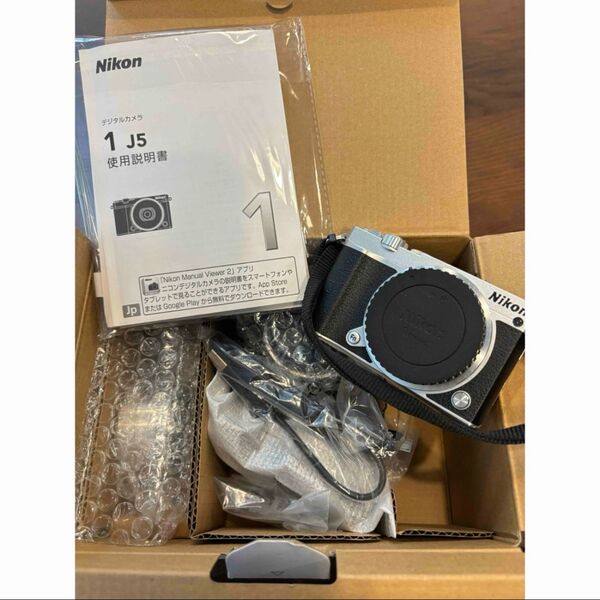 Nikon Nikon 1 J5 Wズームレンズキット SILVER ミラーレス一眼