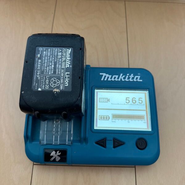 マキタ makita 18V 充電器 リチウムイオンバッテリー BL1840B 放電回数564回