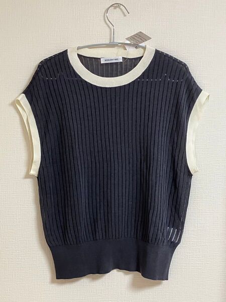 【Natural Beauty Basic】ノースリーブニット サイズM ネイビー タグ付き