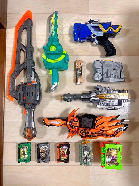 仮面ライダーセイバー 変身剣&ライドブックセット+αおまけ
