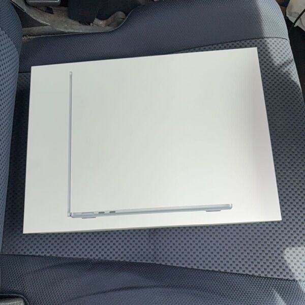 Apple MacBook Air M4 13インチ