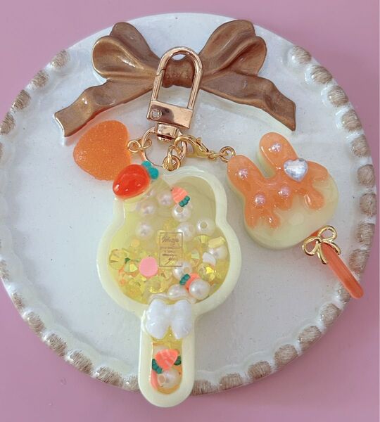 レジンキーホルダー レジンチャーム シェイカー シャカシャカ うさぎ