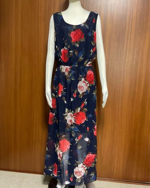 ロングワンピース ノースリーブ 花柄 リゾート 新品
