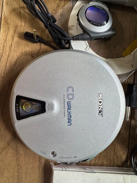SONY D-E01ソニー CDウォークマン 20周年記念モデル WALKMAN ポータブルCDプレーヤー