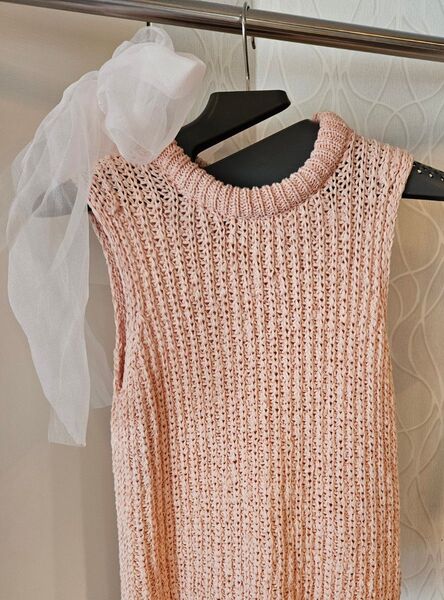 未使用ZARA ノースリーブ ニットリボン付き(サーモンピンク)