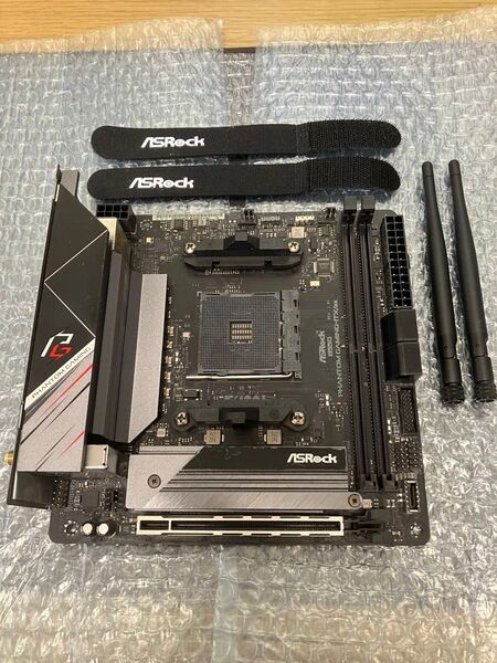 ASRock B550 Phantom Gaming-ITX/ax Mini-ITXマザボ