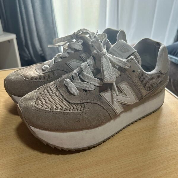 ニューバランス 574 厚底 25cm スニーカー New Balance 靴 レディース 人気 可愛い